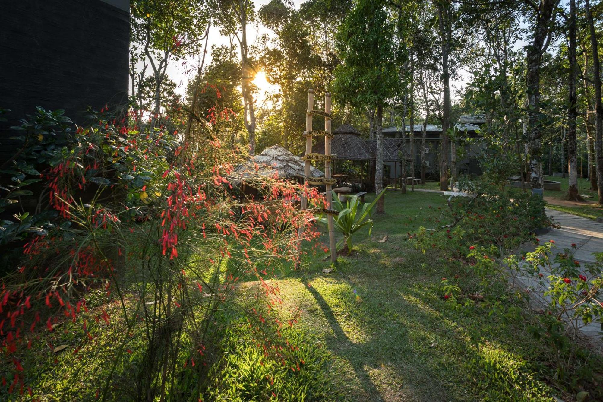 Hotel The Mountain Courtyard Thekkady Zewnętrze zdjęcie